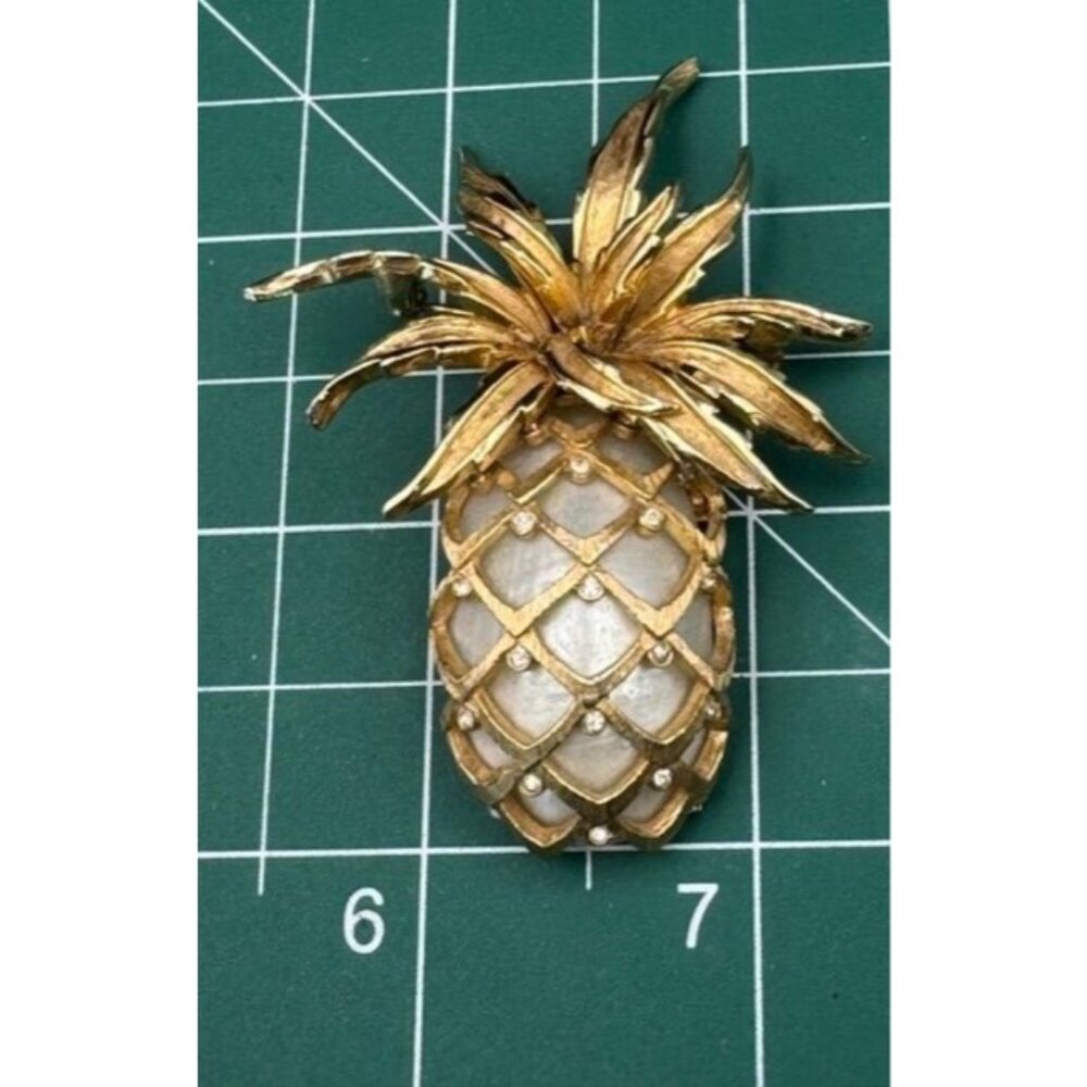 Vintage Boucher Pineapple Brooch White Faux Pearl Center with Crystals 8431P